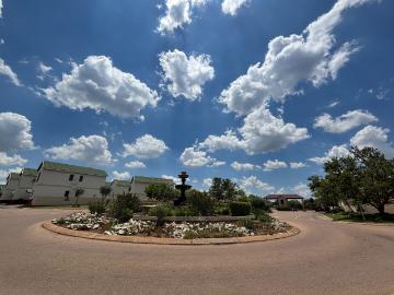 2 Bedroom Townhouse For Sale in Montana Tuine