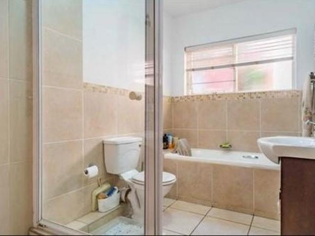 2 Bedroom Townhouse For Sale in Mount Edgecombe