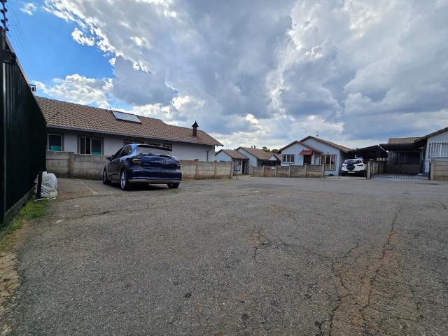 2 Bedroom Townhouse For Sale in Naturena