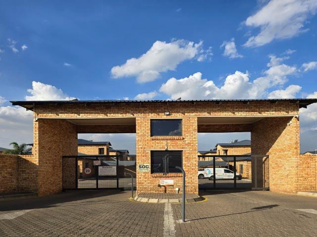 2 Bedroom Townhouse For Sale in New Market