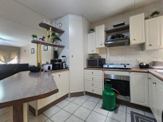 2 Bedroom Townhouse For Sale in New Redruth