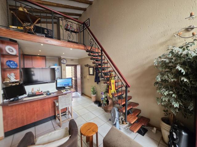 2 Bedroom Townhouse For Sale in New Redruth