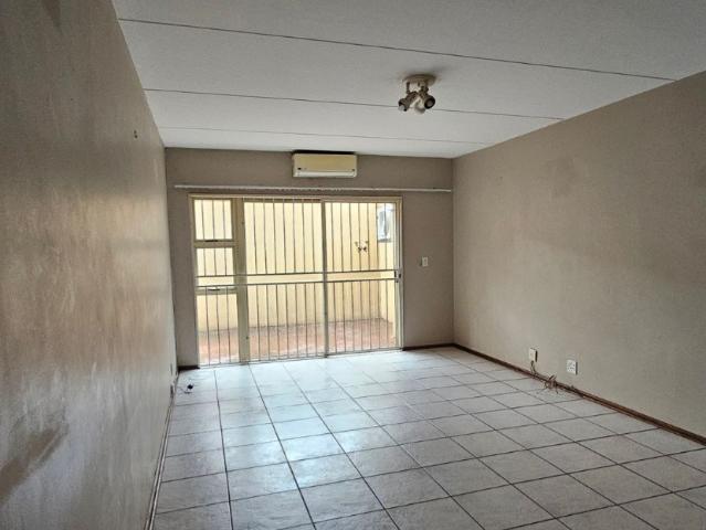 2 Bedroom Townhouse For Sale in New Redruth