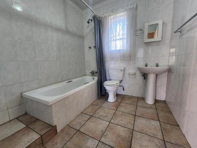 2 Bedroom Townhouse For Sale in New Redruth