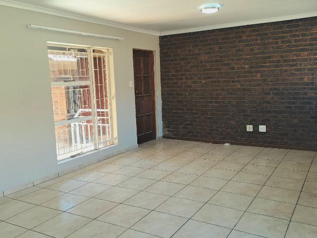2 Bedroom Townhouse For Sale in New Redruth