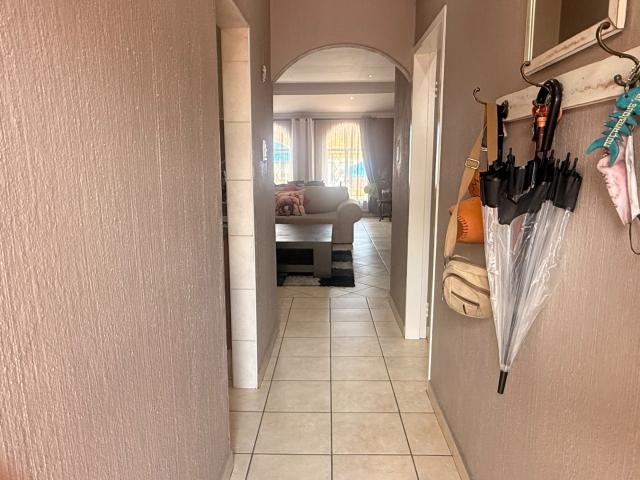 2 Bedroom Townhouse For Sale in New Redruth