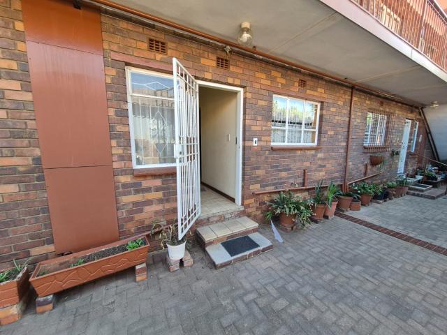 2 Bedroom Townhouse For Sale in New Redruth