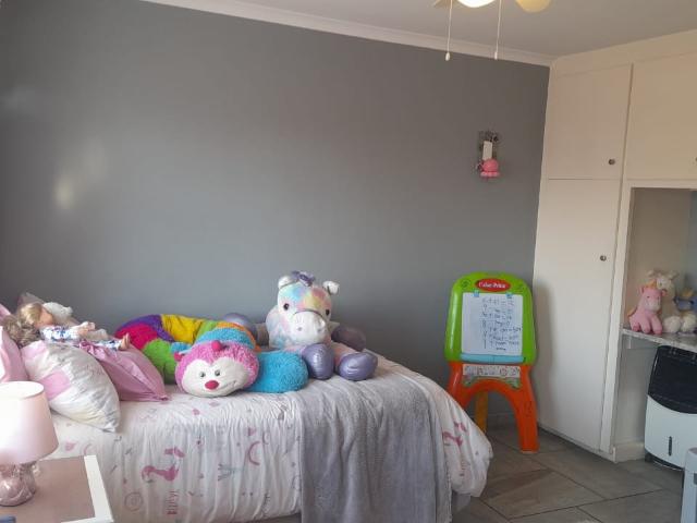 2 Bedroom Townhouse For Sale in New Redruth