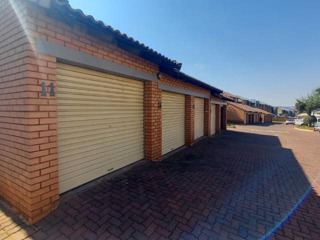 2 Bedroom Townhouse For Sale in Noordwyk