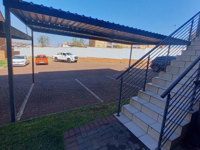 2 Bedroom Townhouse For Sale in Noordwyk