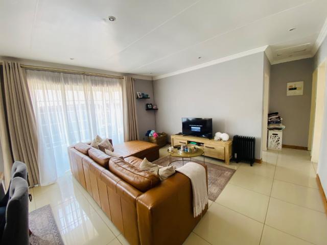 2 Bedroom Townhouse For Sale in Norkem Park