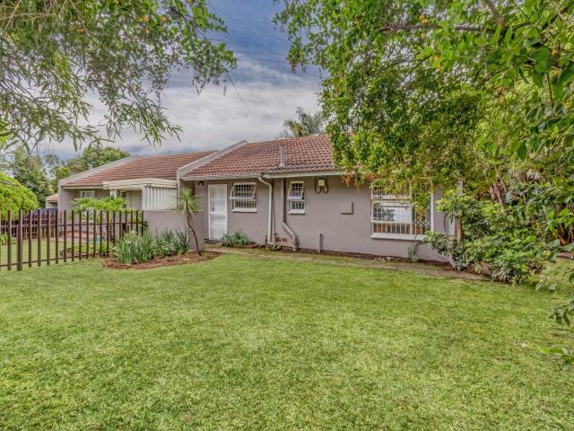 2 Bedroom Townhouse For Sale in North Riding