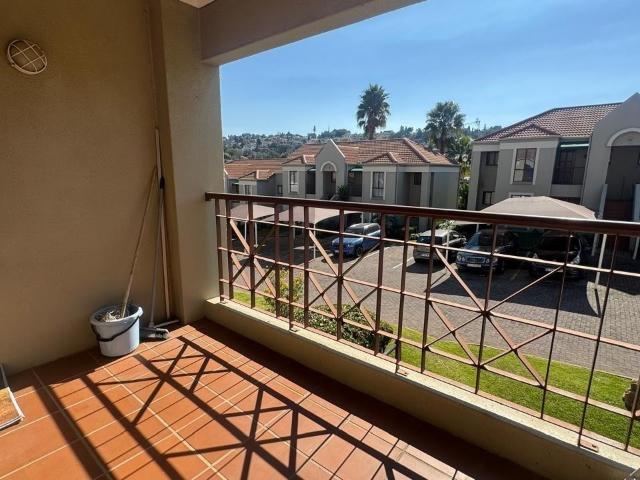 2 Bedroom Townhouse For Sale in Oakdene