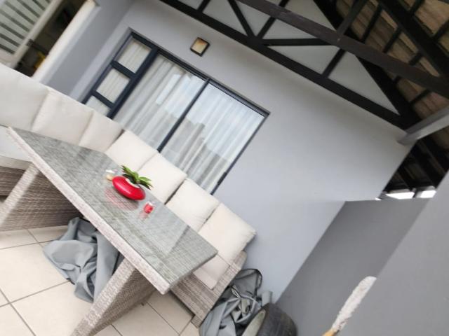 2 Bedroom Townhouse For Sale in Oakdene