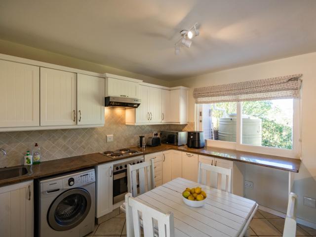 2 Bedroom Townhouse For Sale in Oatlands North