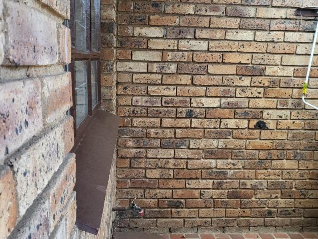 2 Bedroom Townhouse For Sale in Ontdekkerspark