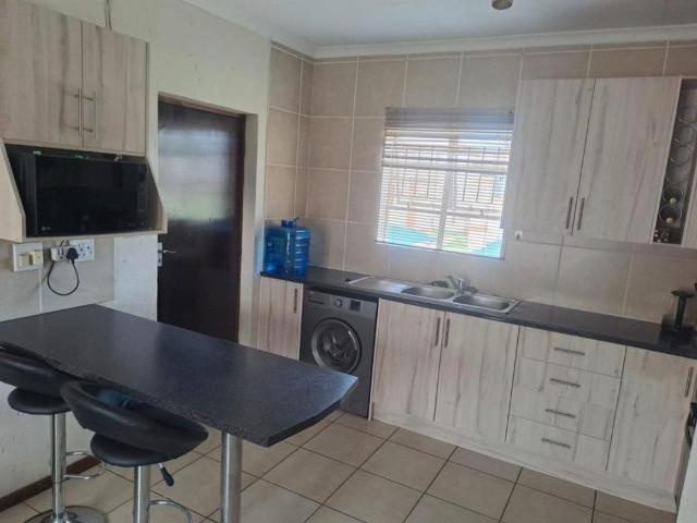 2 Bedroom Townhouse For Sale in Ormonde View