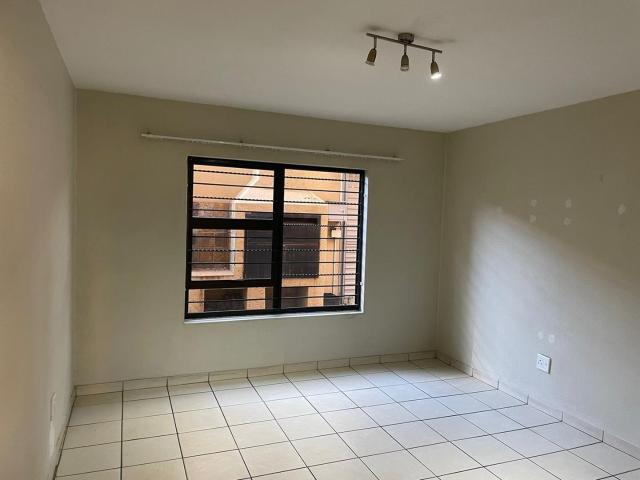2 Bedroom Townhouse For Sale in Alberton North