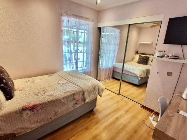 2 Bedroom Townhouse For Sale in Albertsdal