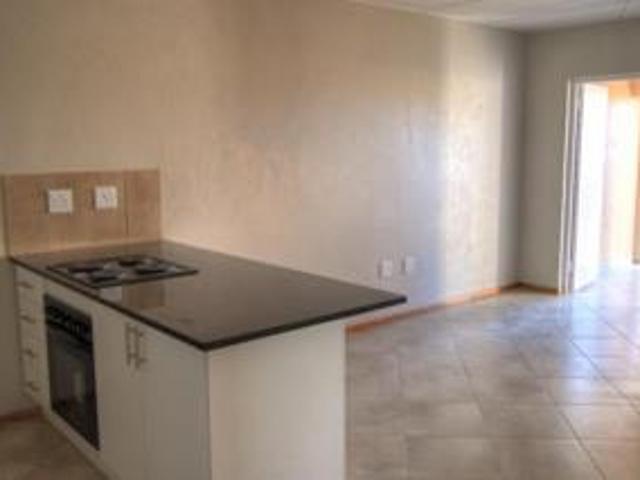 2 Bedroom Townhouse For Sale in Albertsdal
