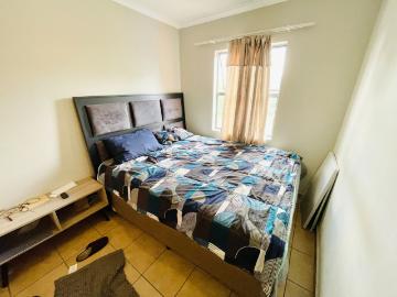 2 Bedroom Townhouse For Sale in Alveda