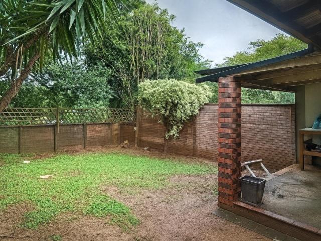 2 Bedroom Townhouse For Sale in Amanzimtoti