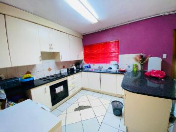 2 Bedroom Townhouse For Sale in Arborpark