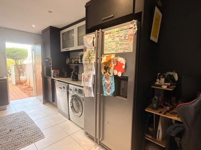 2 Bedroom Townhouse For Sale in Bassonia