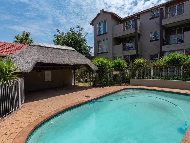 2 Bedroom Townhouse For Sale in Bassonia