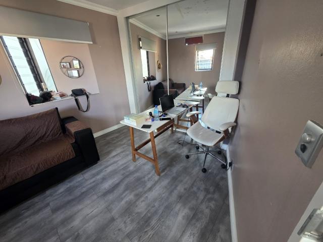 2 Bedroom Townhouse For Sale in Bassonia