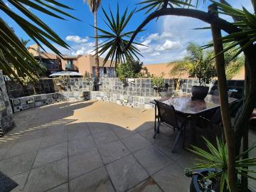 2 Bedroom Townhouse For Sale in Bassonia