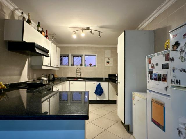 2 Bedroom Townhouse For Sale in Bassonia
