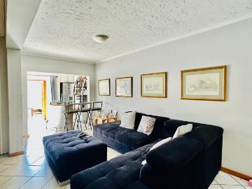 2 Bedroom Townhouse For Sale in Bedfordview