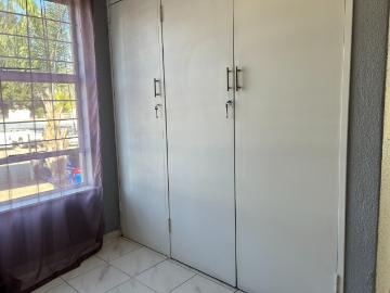 2 Bedroom Townhouse For Sale in Bedford Gardens