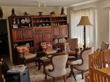 2 Bedroom Townhouse For Sale in Bela