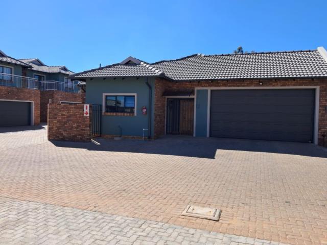 2 Bedroom Townhouse For Sale in Benoni AH