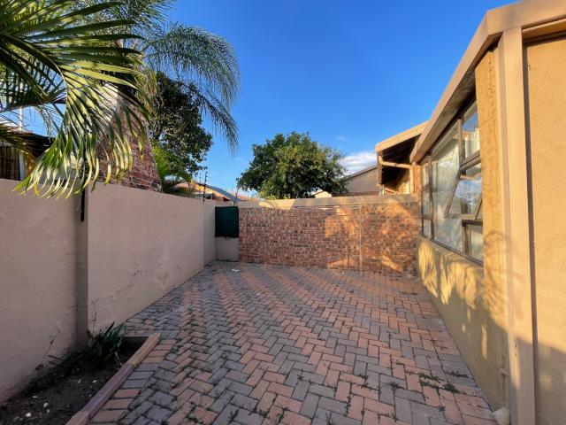 2 Bedroom Townhouse For Sale in Bendor