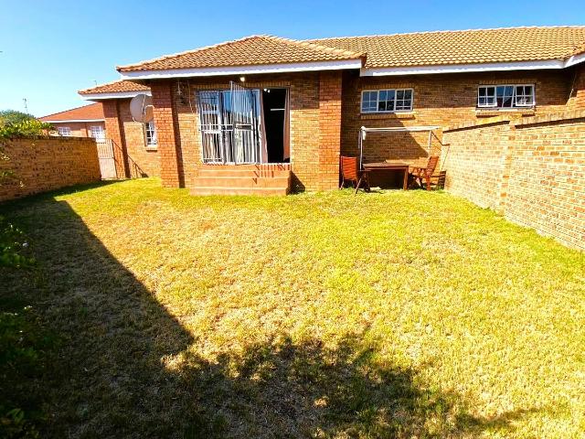 2 Bedroom Townhouse For Sale in Bendor Ridge