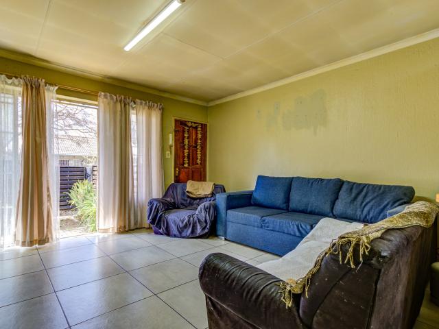 2 Bedroom Townhouse For Sale in Birchleigh