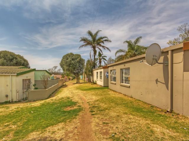 3 Bedroom Townhouse For Sale in Bloubosrand