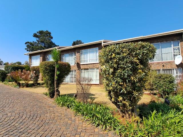 2 Bedroom Townhouse For Sale in Brackendowns