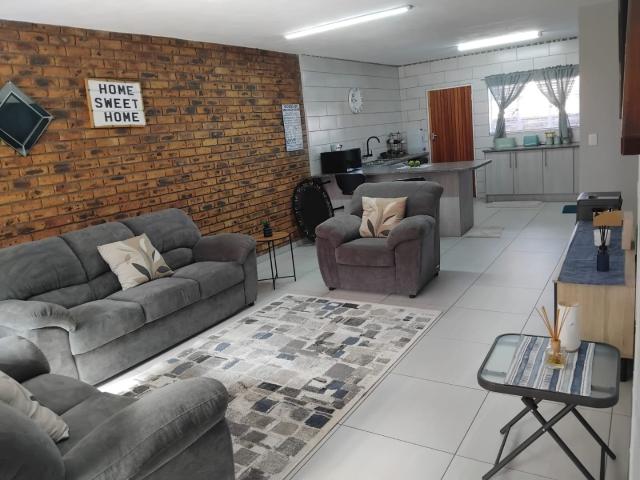 2 Bedroom Townhouse For Sale in Brackenhurst