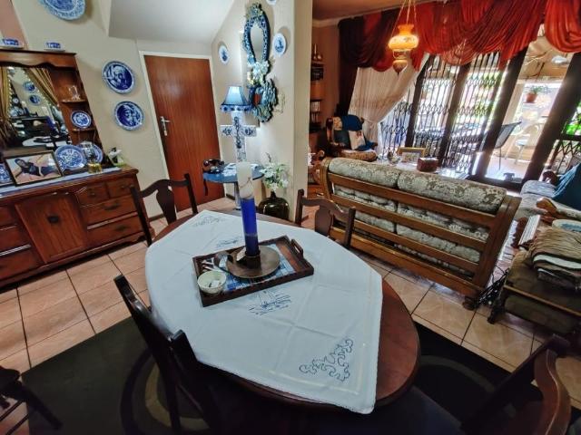 2 Bedroom Townhouse For Sale in Brackenhurst