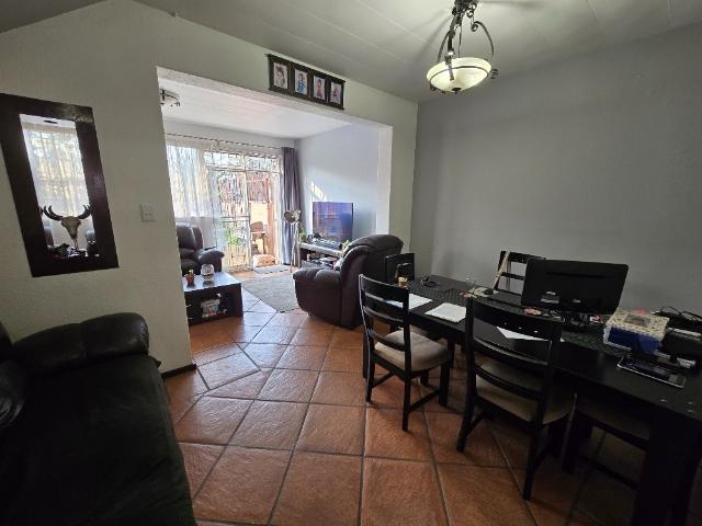 2 Bedroom Townhouse For Sale in Brackenhurst