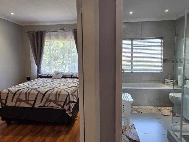 2 Bedroom Townhouse For Sale in Brackenhurst