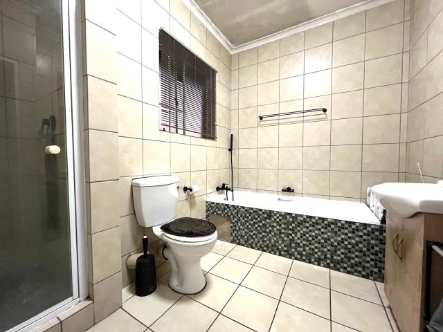 2 Bedroom Townhouse For Sale in Brentwood Park