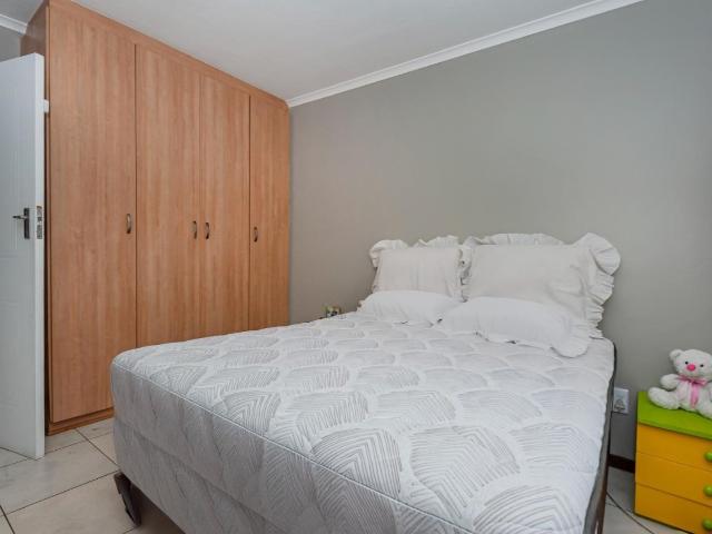 2 Bedroom Townhouse For Sale in Castleview