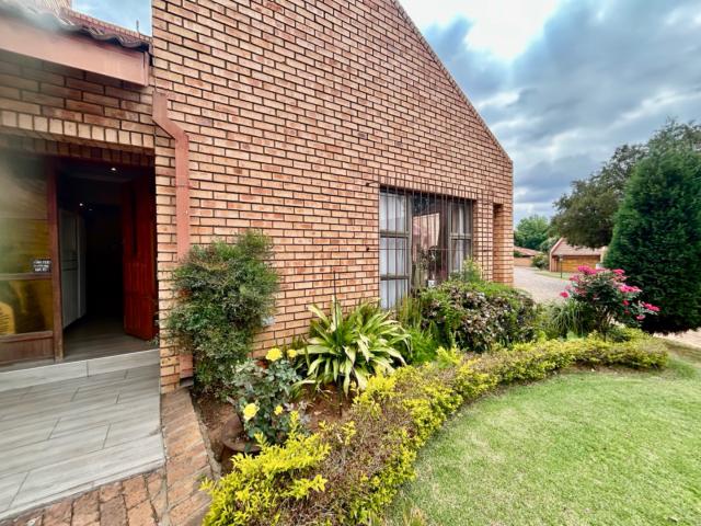 2 Bedroom Townhouse For Sale in Clubville