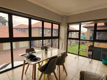 2 Bedroom Townhouse For Sale in Comet