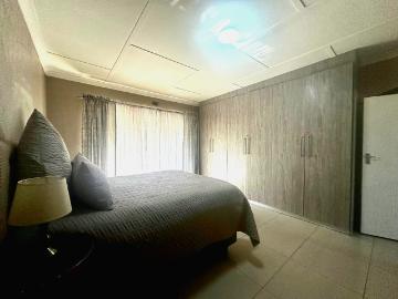 2 Bedroom Townhouse For Sale in Crown Gardens